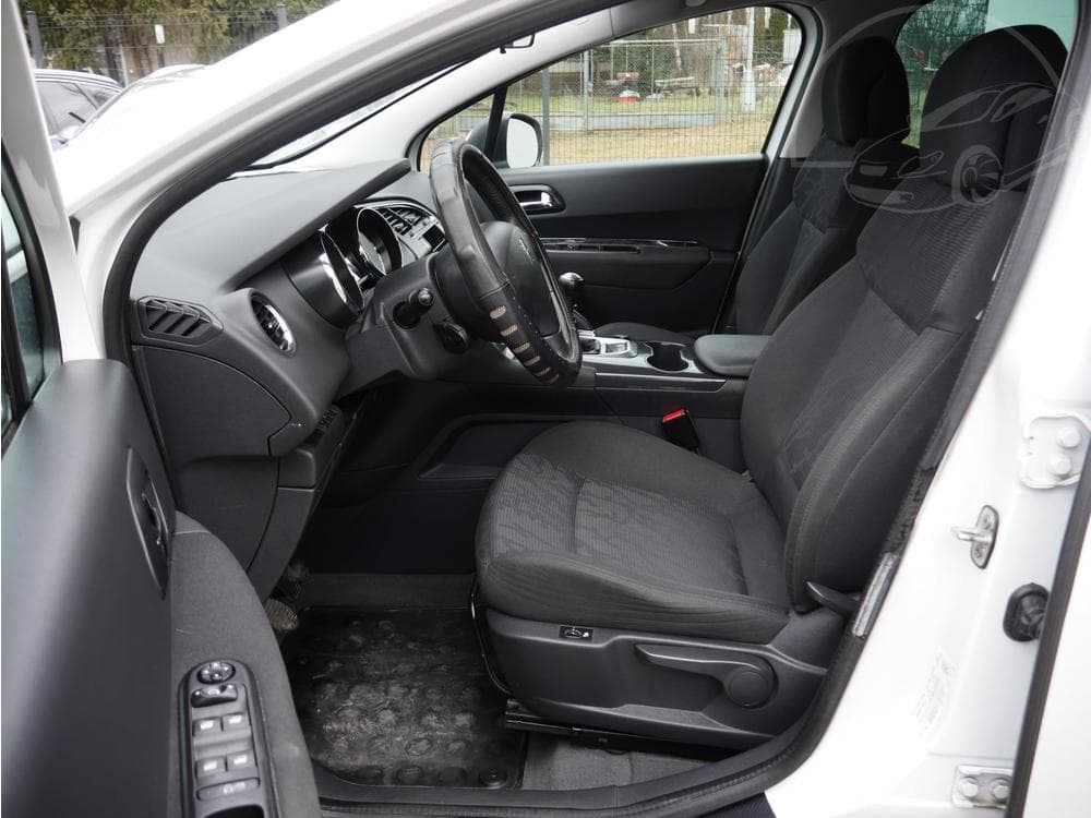 2012 Peugeot 3008 - 9