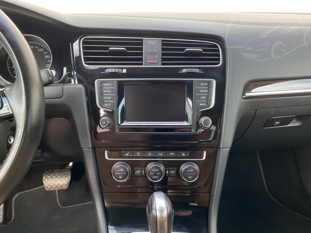 2015 Volkswagen Golf - 12