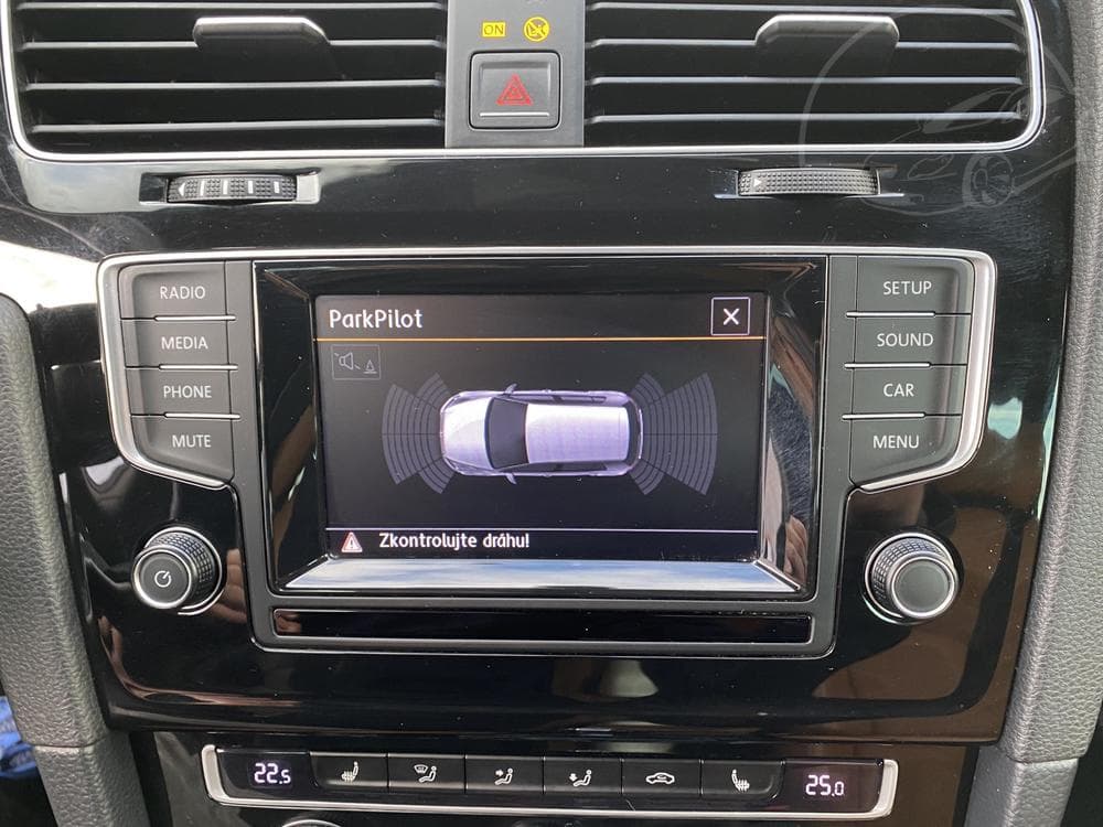 2015 Volkswagen Golf - 17