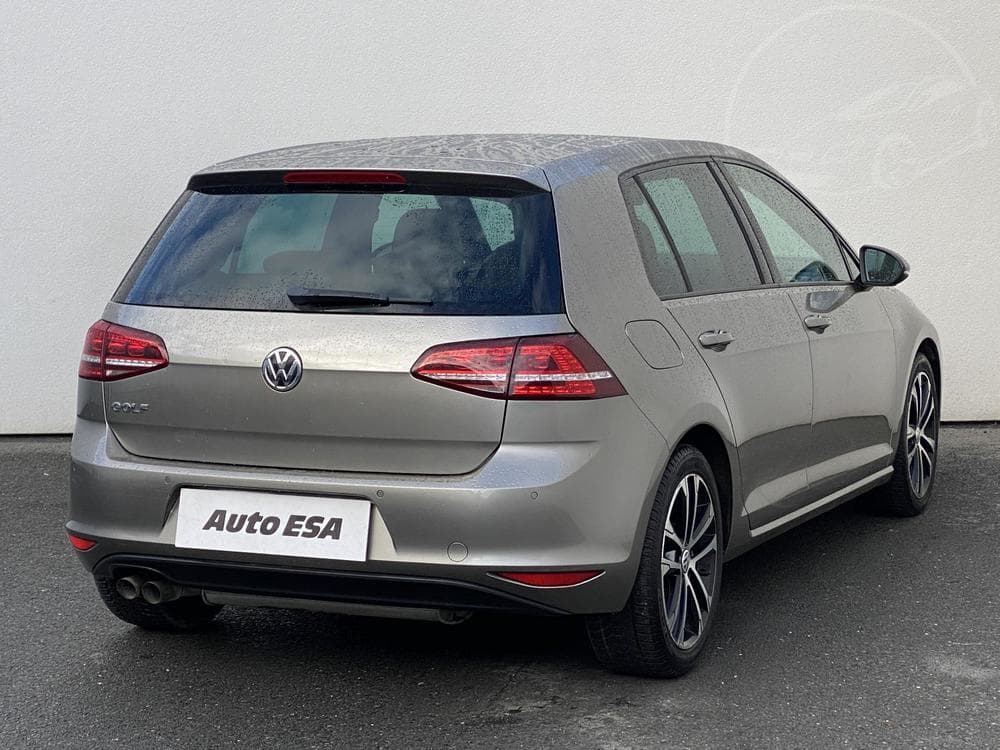 2015 Volkswagen Golf - 4