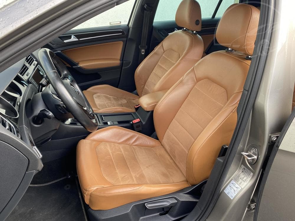 2015 Volkswagen Golf - 9