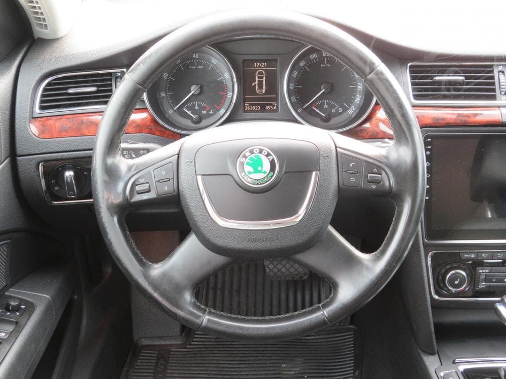 2011 Škoda SUPERB - 15