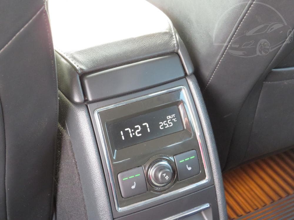 2011 Škoda SUPERB - 18
