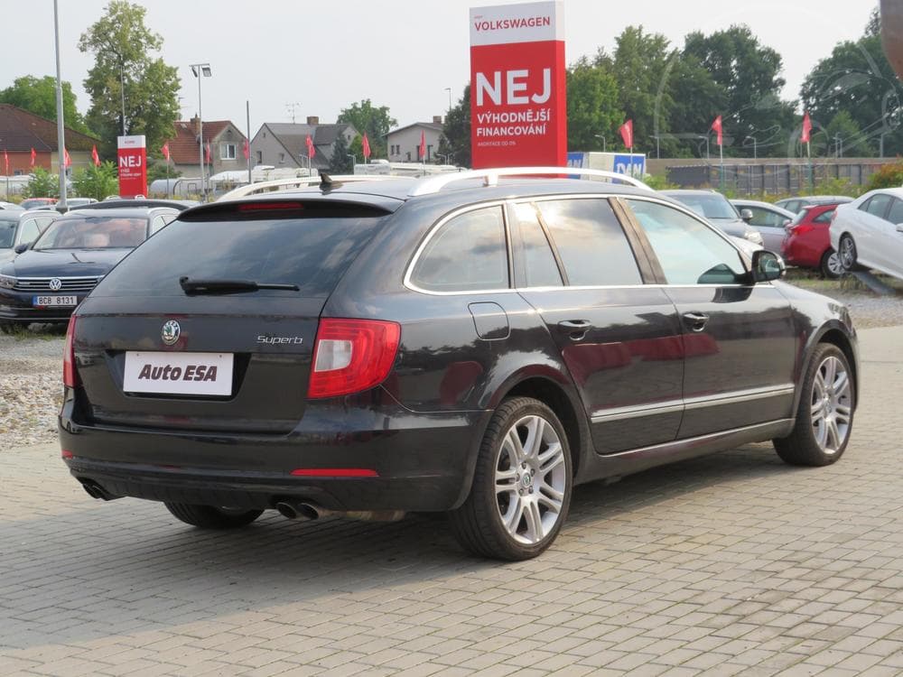 2011 Škoda SUPERB - 4