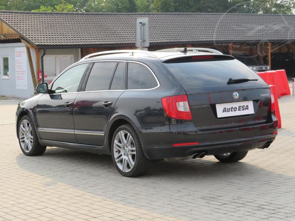 2011 Škoda SUPERB - 6
