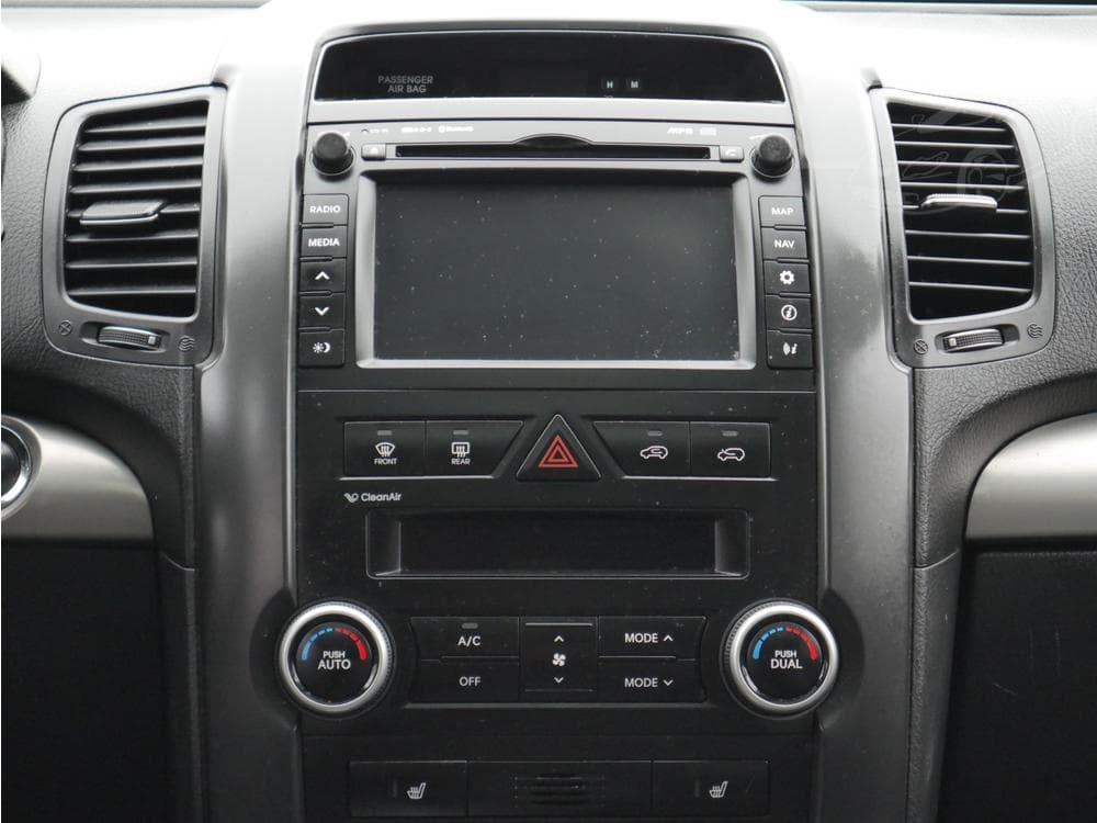 2011 Kia SORENTO - 11