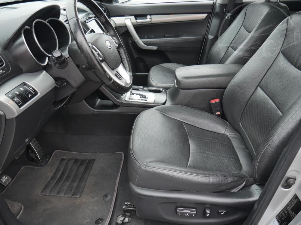 2011 Kia SORENTO - 9
