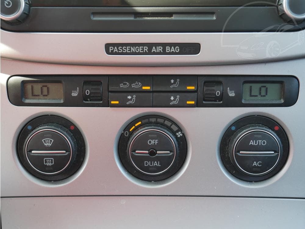 2008 Volkswagen PASSAT - 25