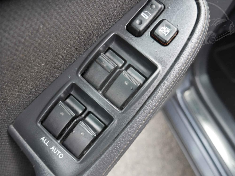 2005 Toyota AVENSIS - 12