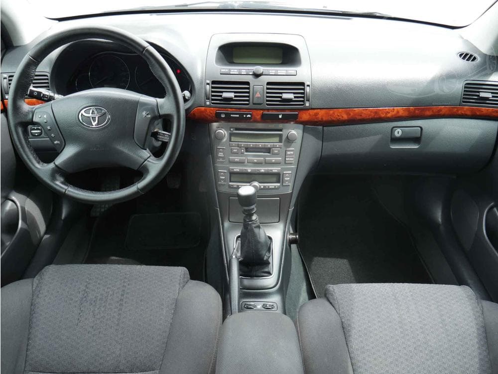 2005 Toyota AVENSIS - 8