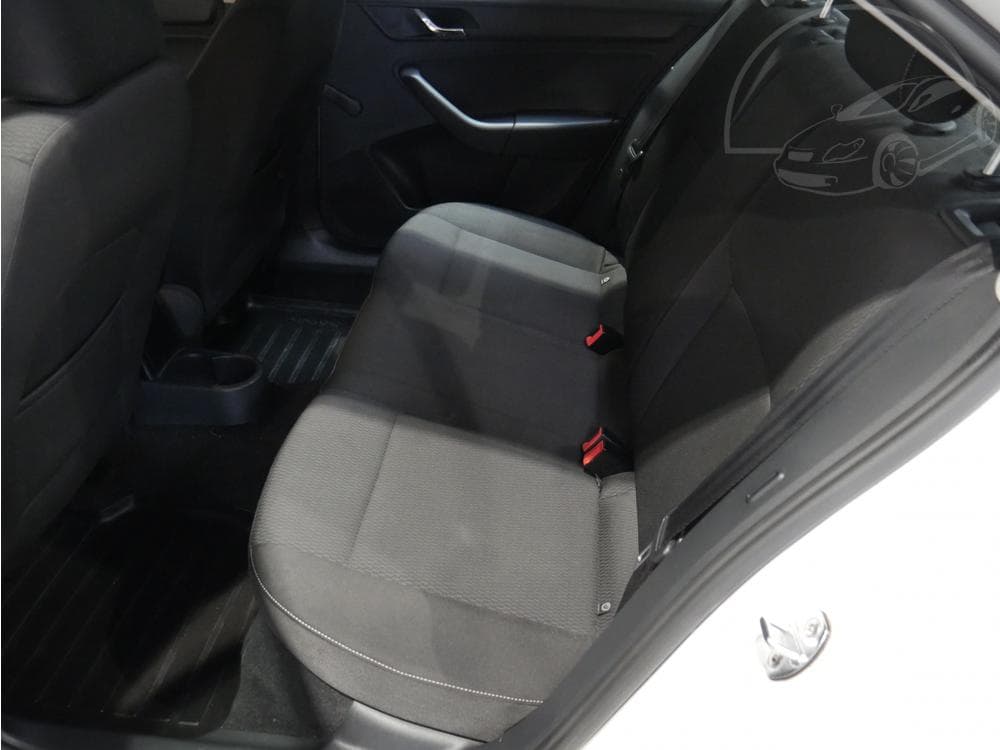 2013 Škoda RAPID - 10