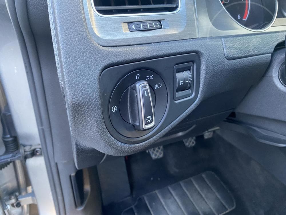 2013 Volkswagen Golf - 15