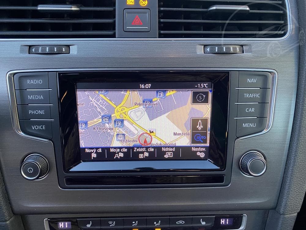 2013 Volkswagen Golf - 17