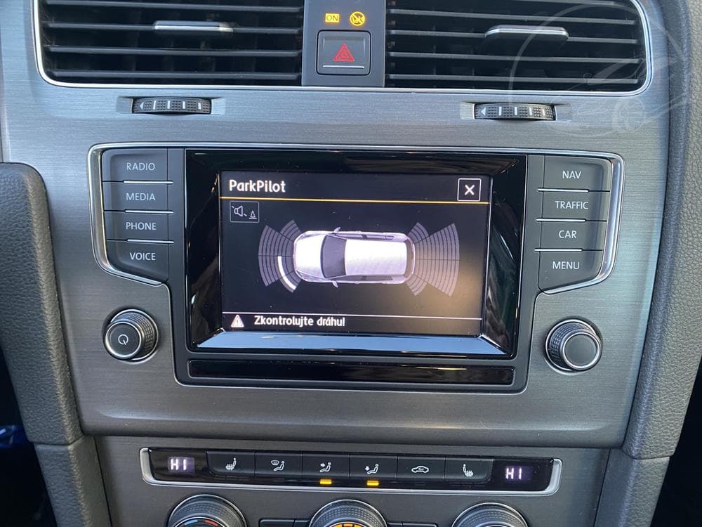 2013 Volkswagen Golf - 18