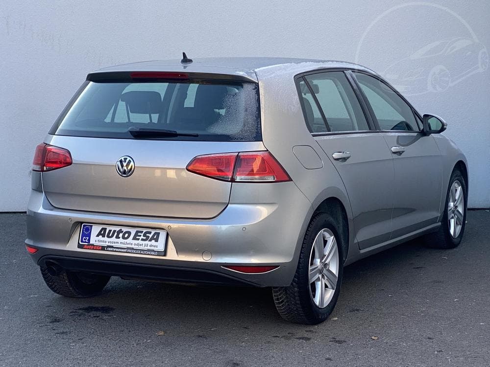 2013 Volkswagen Golf - 4