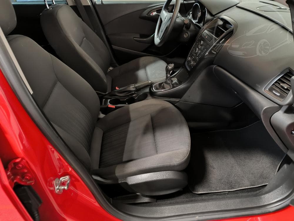 2011 Opel ASTRA - 12