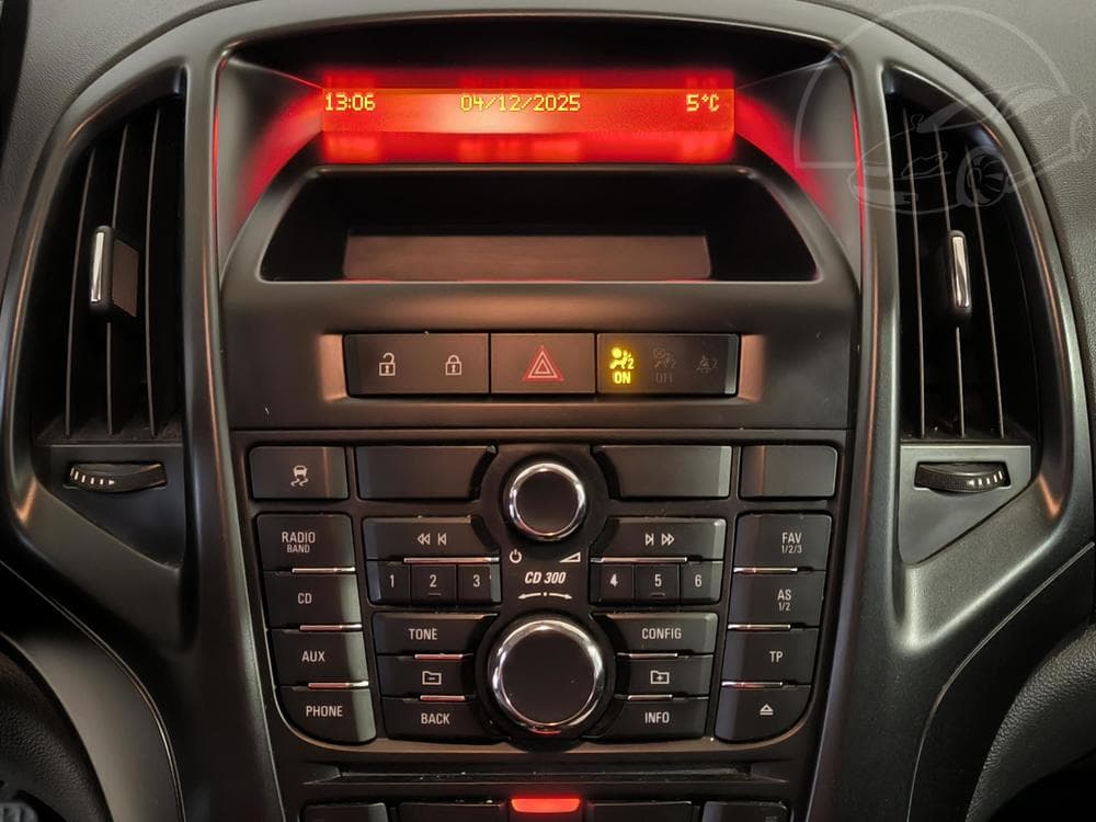 2011 Opel ASTRA - 14