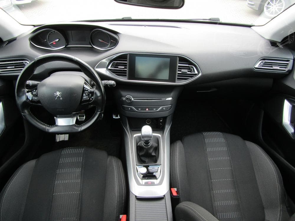 2016 Peugeot 308 - 8