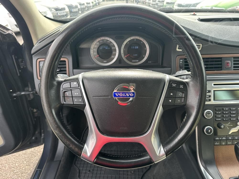 2010 Volvo S80 - 11