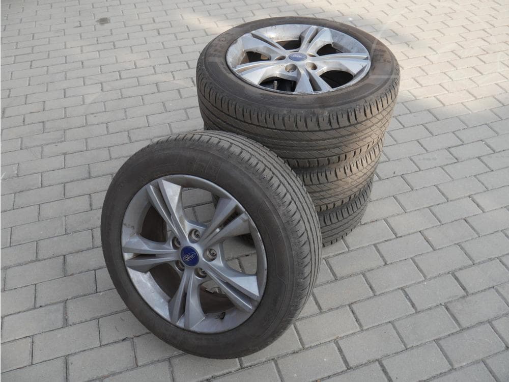 2017 Ford C-Max - 16