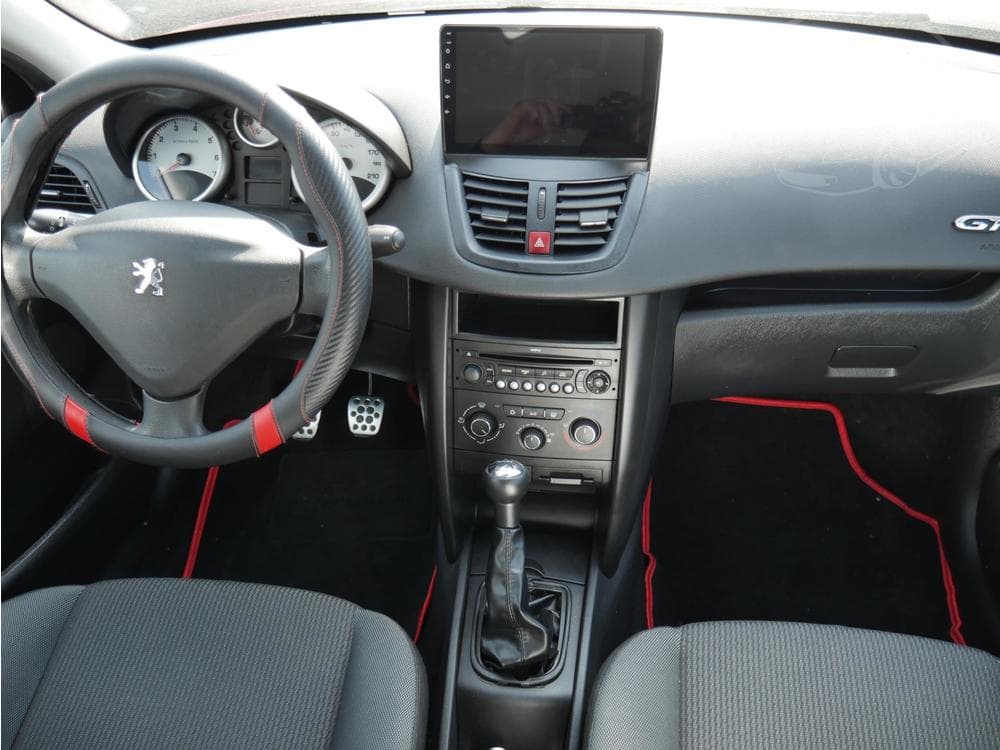 2010 Peugeot 207 - 8