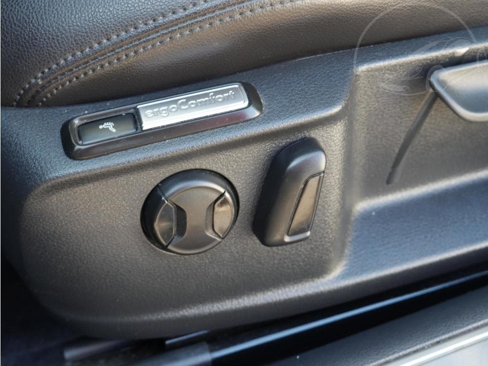 2018 Volkswagen PASSAT - 52