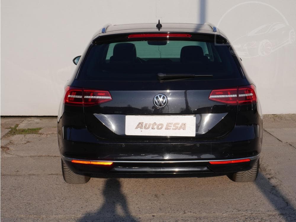 2018 Volkswagen PASSAT - 13