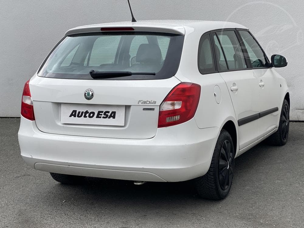 2011 Škoda FABIA - 4