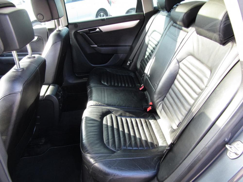 2012 Volkswagen PASSAT - 37
