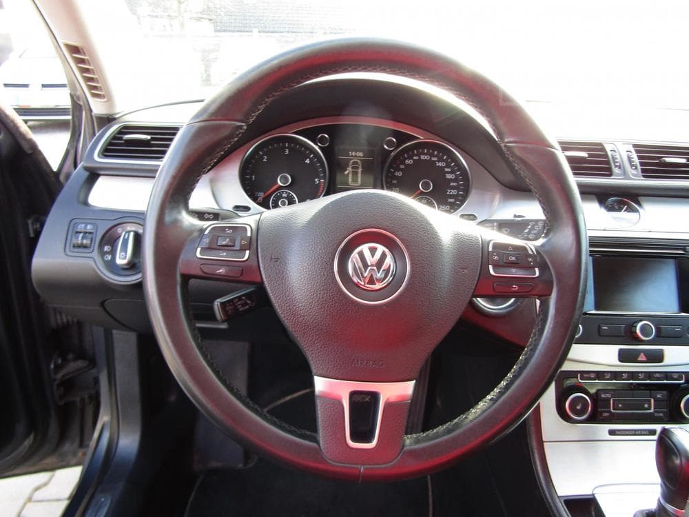 2012 Volkswagen PASSAT - 73