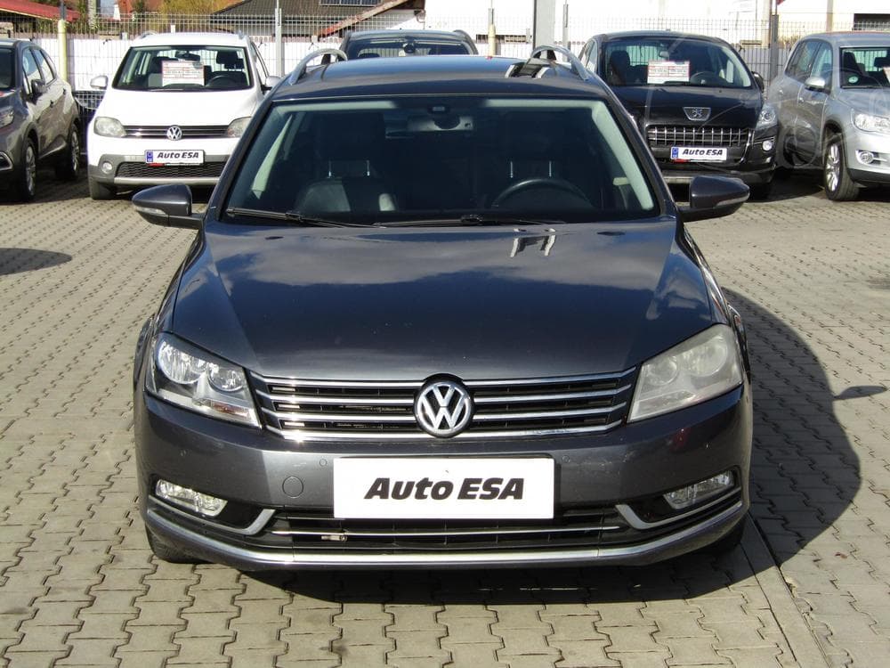2012 Volkswagen PASSAT - 5