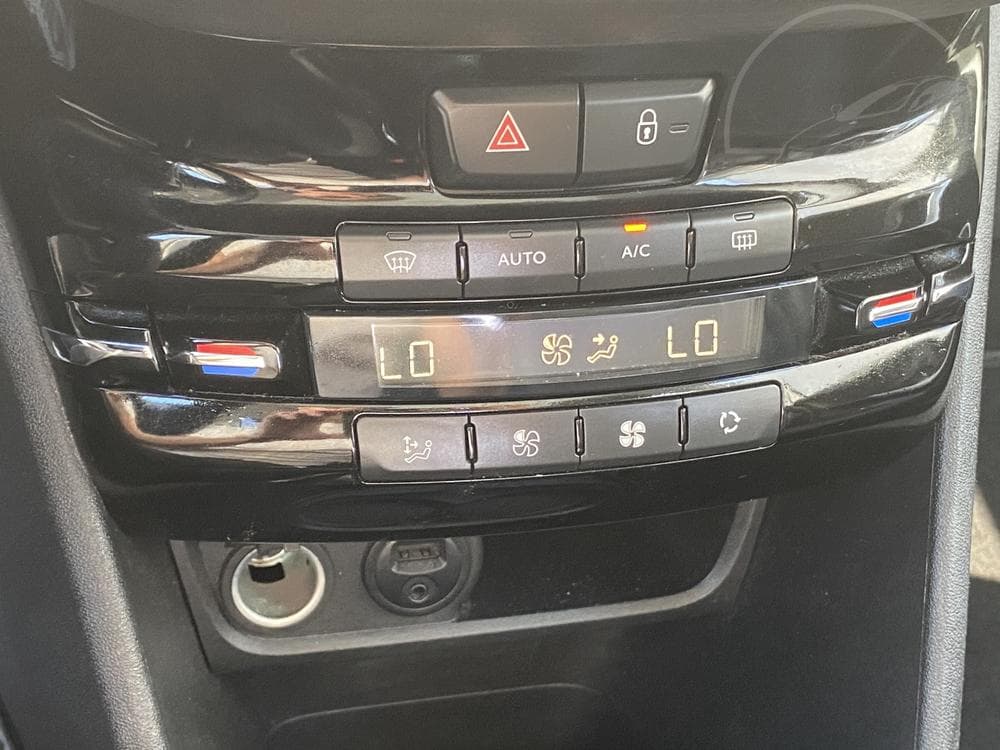 2017 Peugeot 2008 - 14