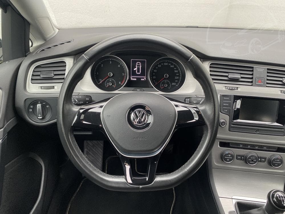 2015 Volkswagen Golf - 21