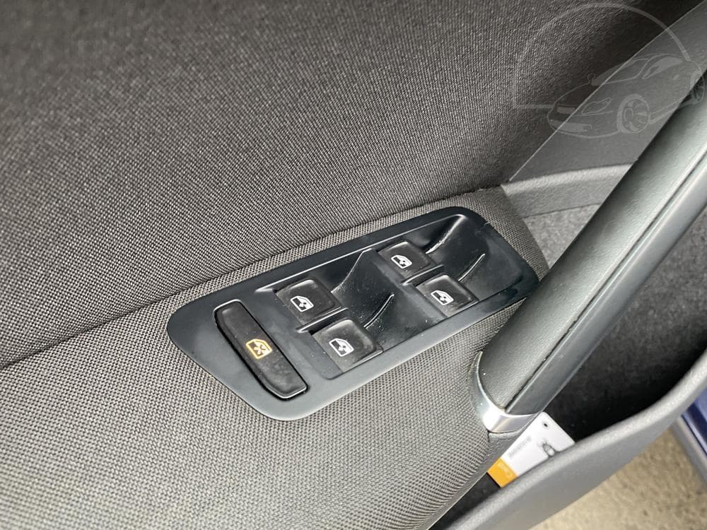 2015 Volkswagen Golf - 25