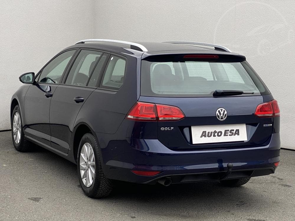 2015 Volkswagen Golf - 11