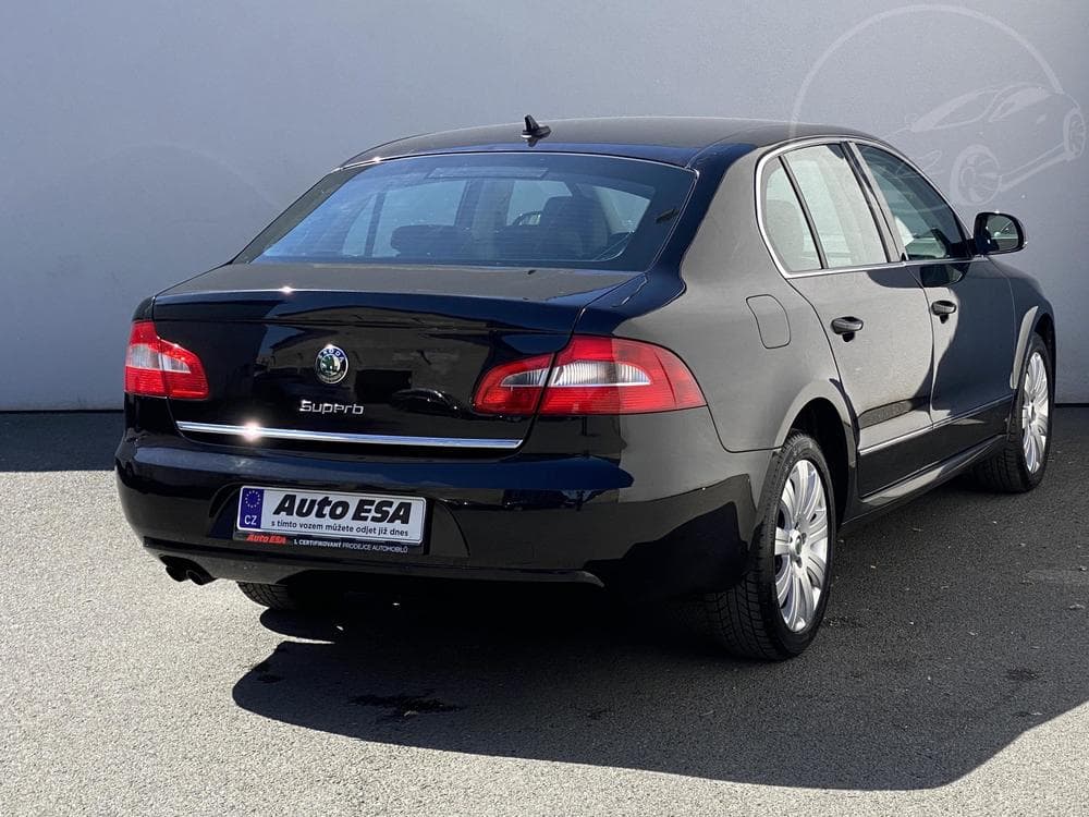 2011 Škoda SUPERB - 10