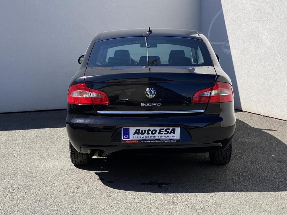 2011 Škoda SUPERB - 13