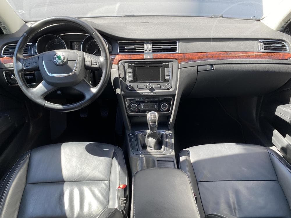 2011 Škoda SUPERB - 22