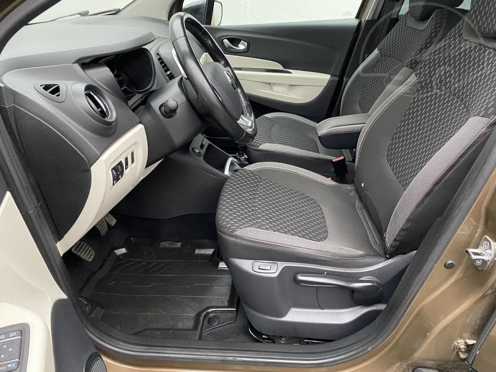 2018 Renault CAPTUR - 10
