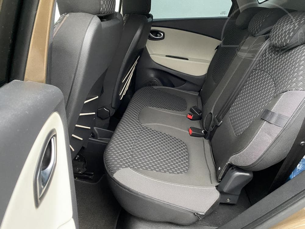 2018 Renault CAPTUR - 11