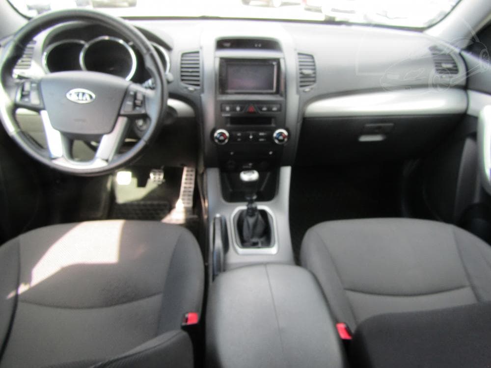 2011 Kia SORENTO - 8
