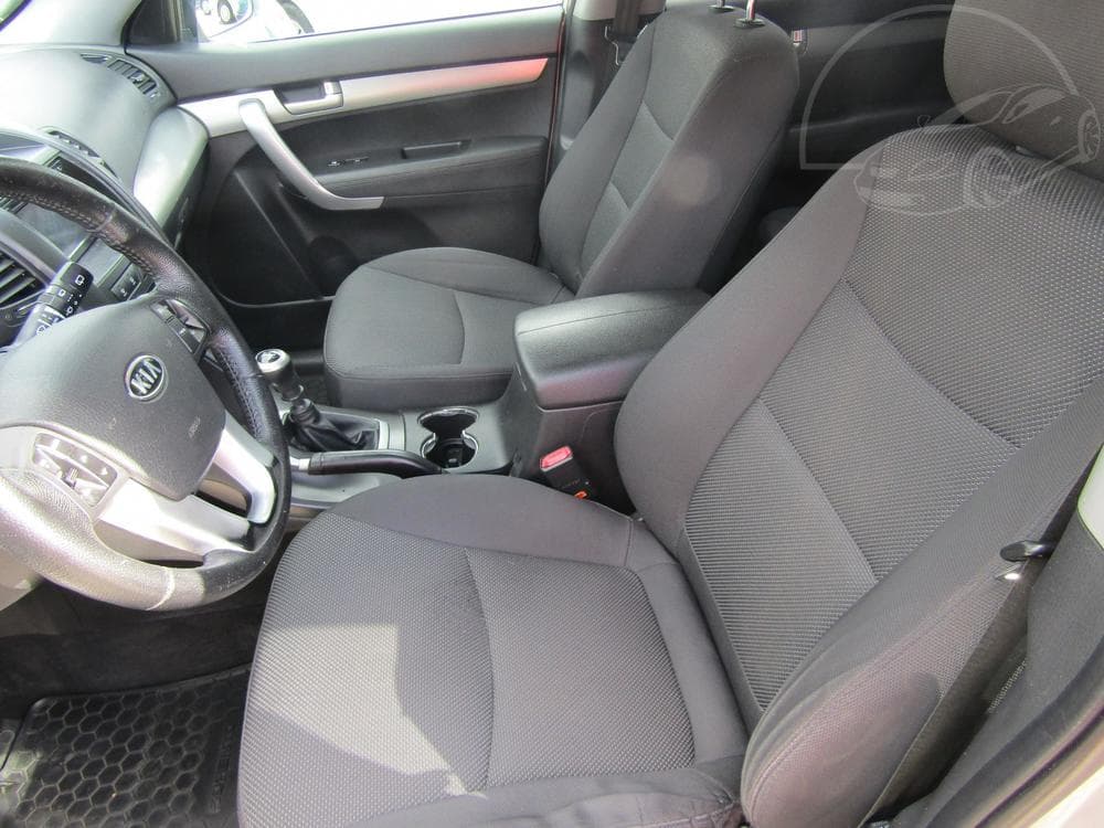 2011 Kia SORENTO - 9