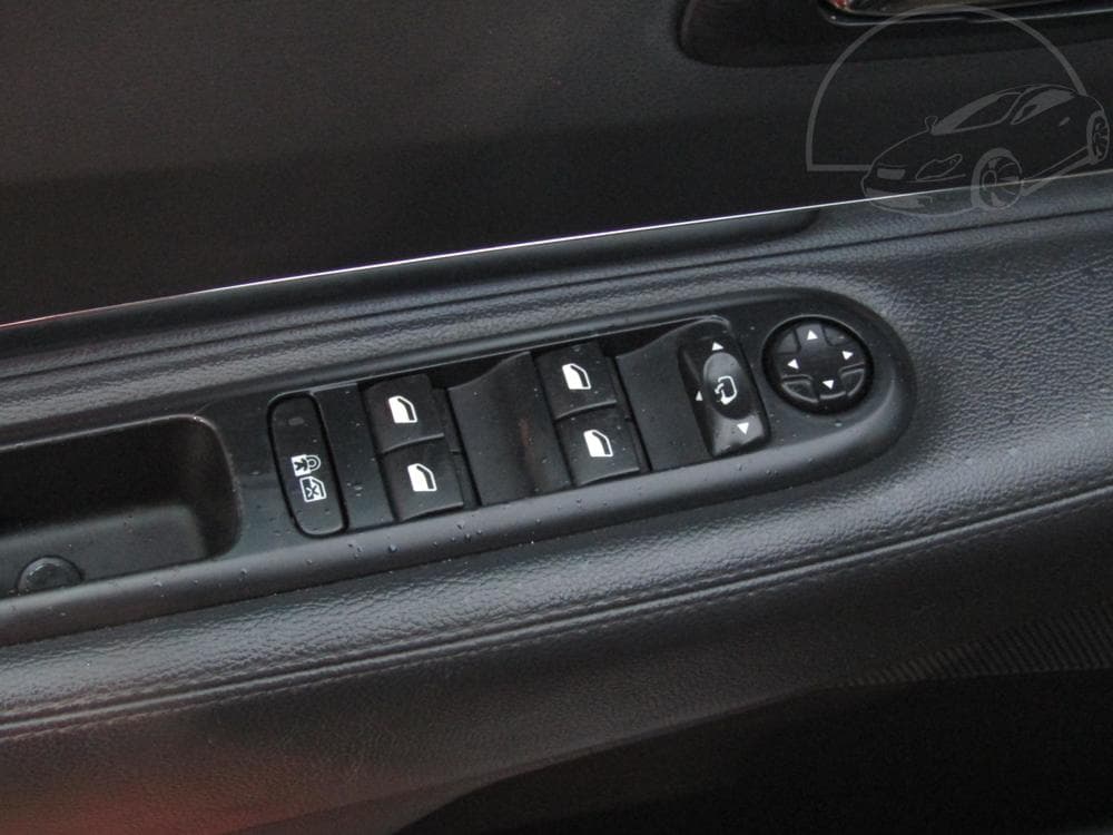 2011 Peugeot 5008 - 11