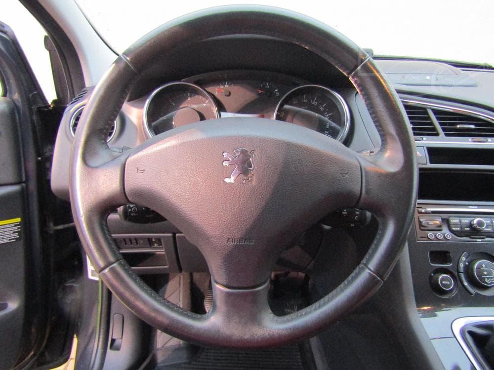 2011 Peugeot 5008 - 17