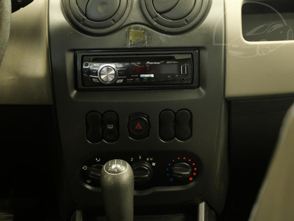 2010 Dacia SANDERO - 25