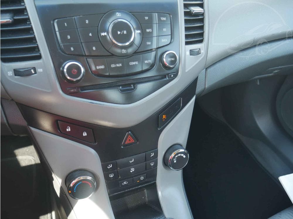 2009 Chevrolet CRUZE - 11