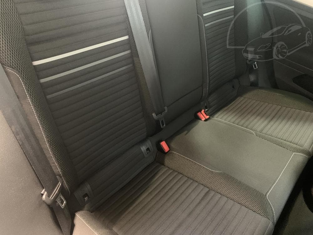 2014 Volkswagen Golf - 11