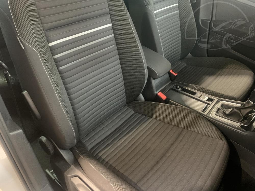 2014 Volkswagen Golf - 12