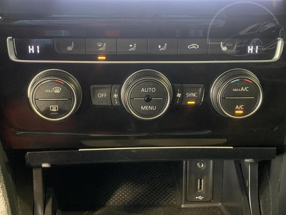 2014 Volkswagen Golf - 17