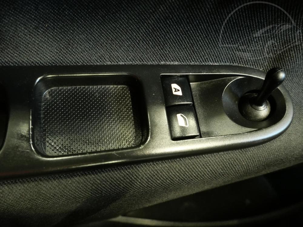 2008 Peugeot 207 - 27